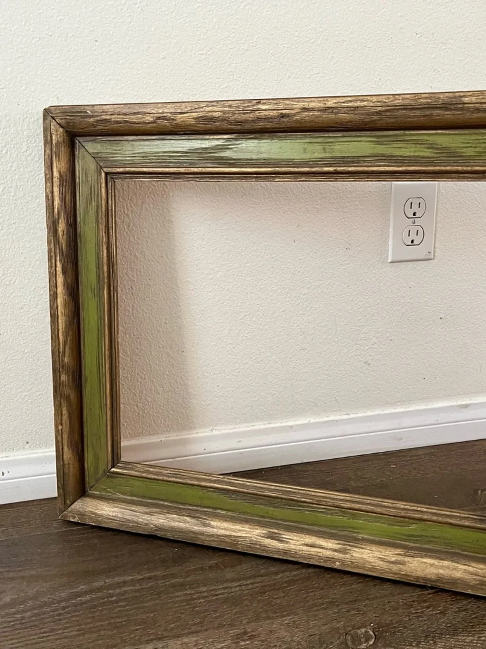 Decorative Wooden Picture Frame in Green and Brown - Unbranded 20/24 Inches